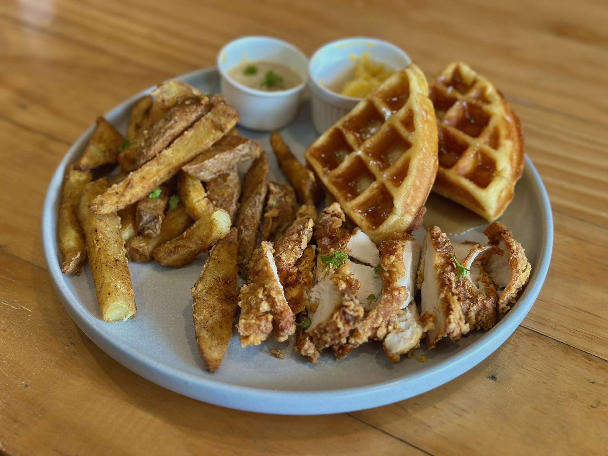 PANCAKES & WAFFLES