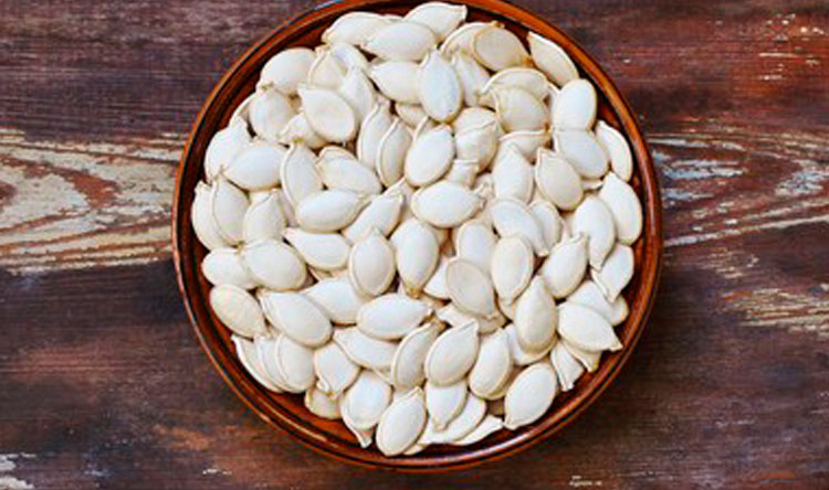 مكسرات / nuts / تسالي